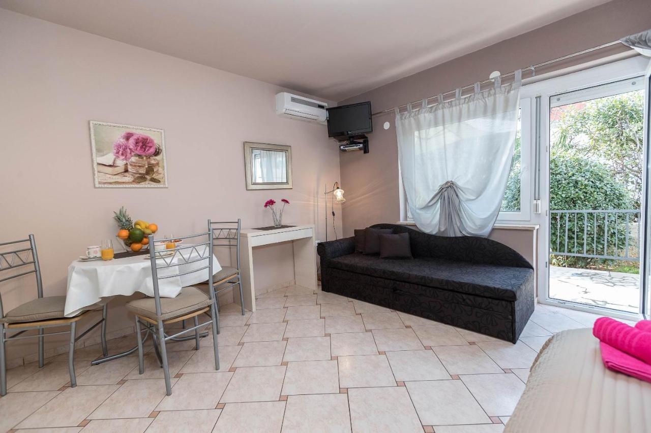 Apartments Karmen 1 Crikvenica Εξωτερικό φωτογραφία