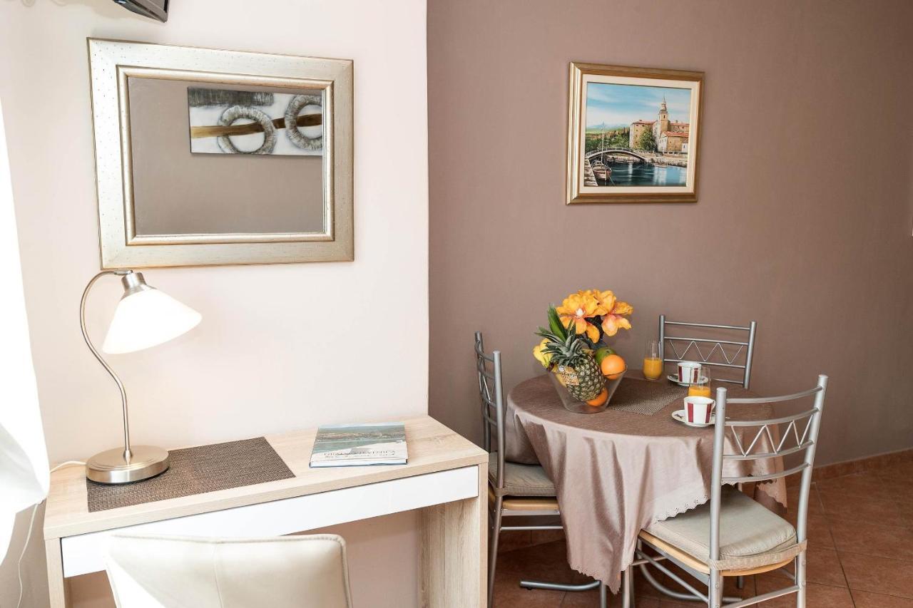 Apartments Karmen 1 Crikvenica Εξωτερικό φωτογραφία