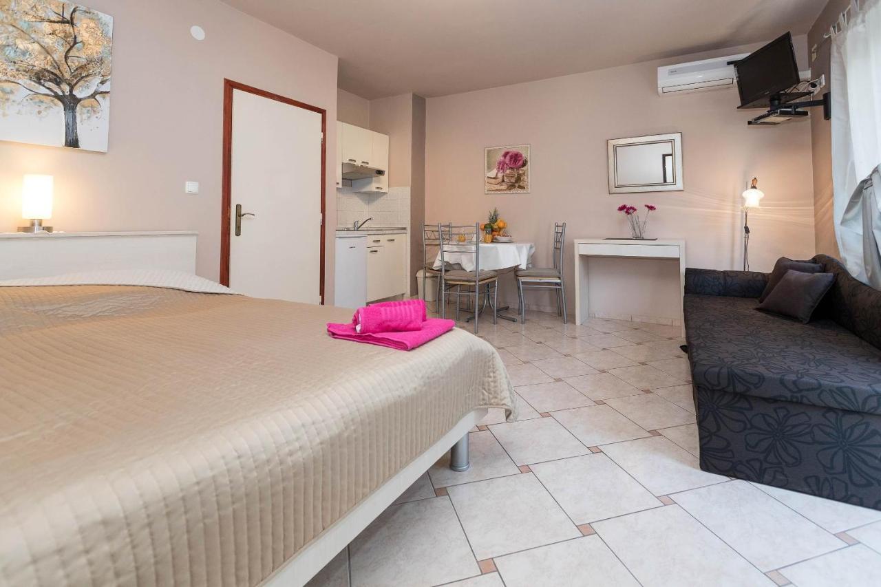 Apartments Karmen 1 Crikvenica Εξωτερικό φωτογραφία