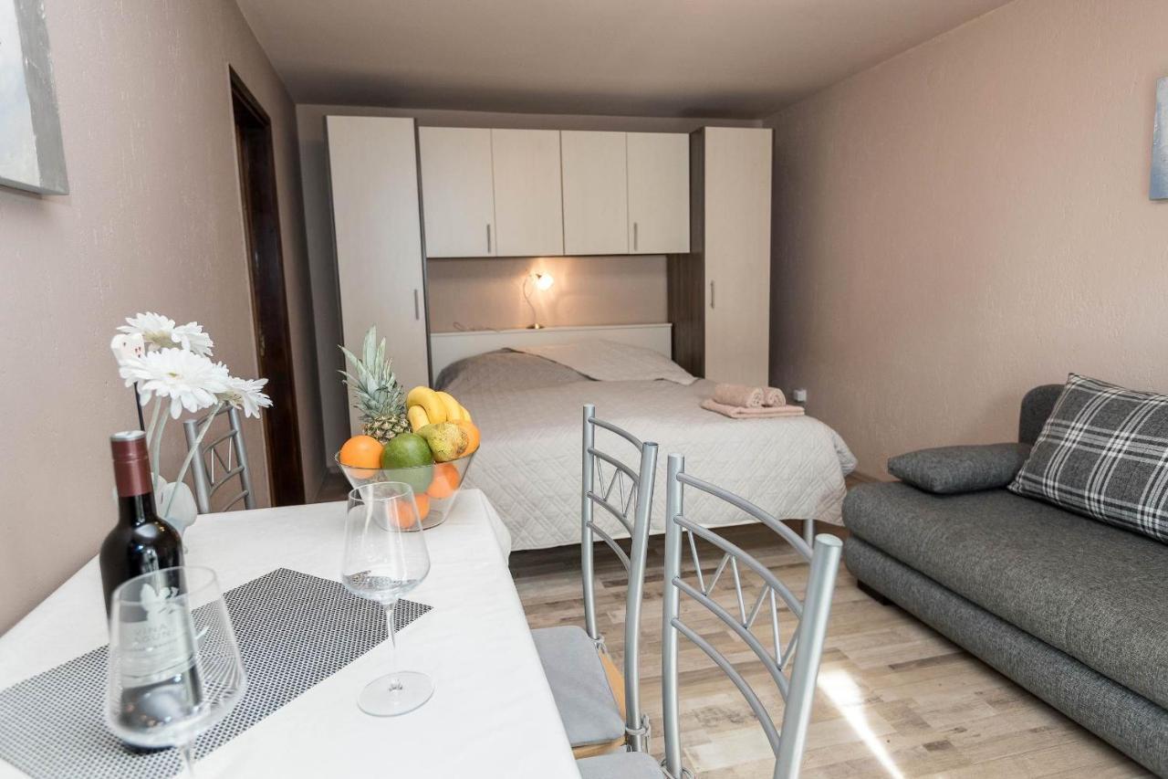 Apartments Karmen 1 Crikvenica Εξωτερικό φωτογραφία