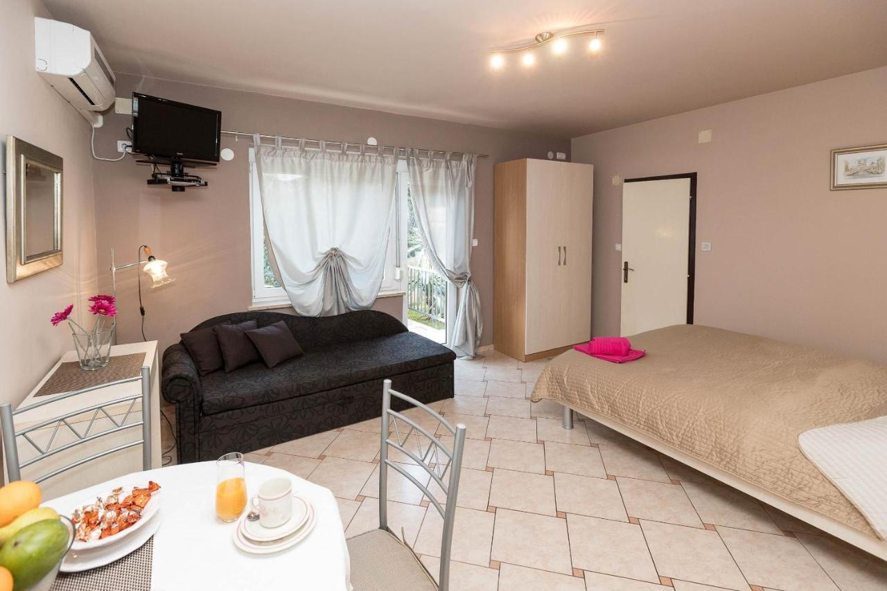 Apartments Karmen 1 Crikvenica Εξωτερικό φωτογραφία